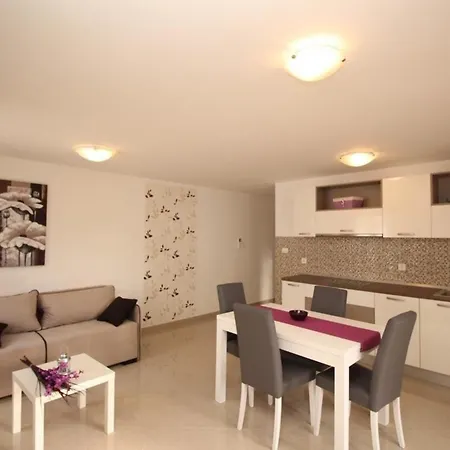 In Mit Eigenem Balkon * Baska (Krk)