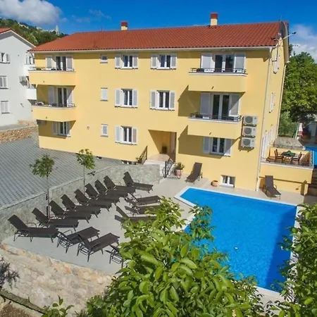 Apartment In Mit Eigenem Balkon *